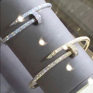 Meet your Posher, Minal